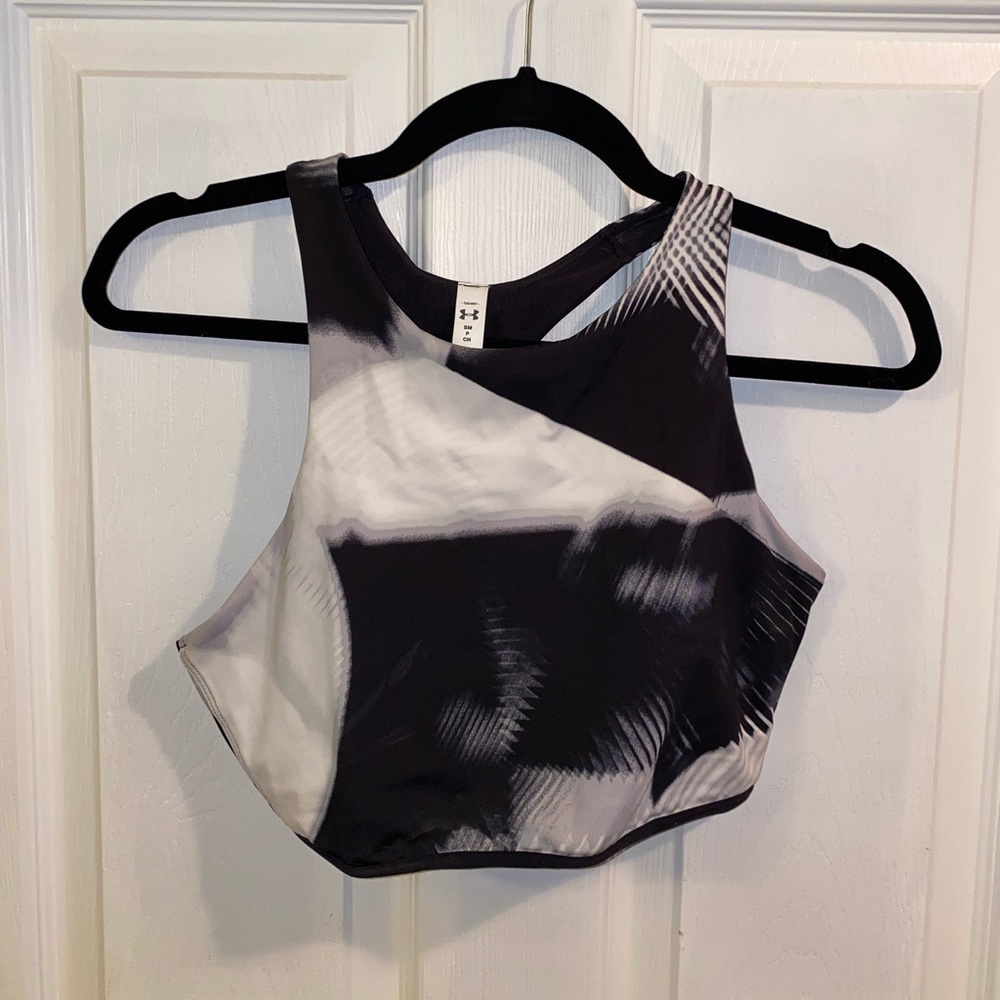 S Under Armer black/white sports bra
